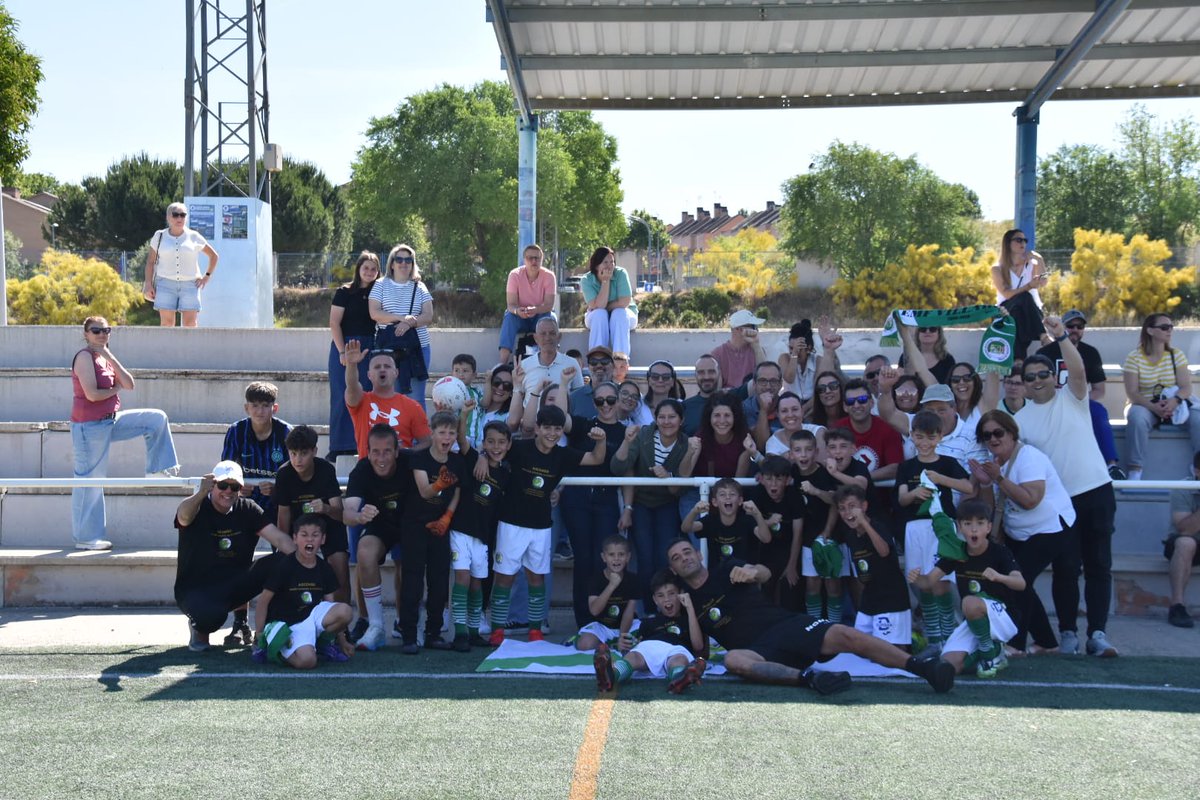 emfvillarejo's tweet photo. 💚 EMF. VILLAREJO 💚

🟢⚪️PARTIDO DE LIGA BENJAMIN

⭐️Temp. 2025/26⭐️ G.24 Jornada 26
⭐️EMF. Villarejo 7 - 3 AD. Sporting San Fernando De Henares "A"
⭐️Sabado 23 De Mayo. 10:00h
⭐️La dehesa
⭐️Preferente Benjamin 

Rubén ⚽️⚽️⚽️⚽️ , Miguel ⚽️⚽️ , Mateo ⚽️

#OrgulloVerdiBlanco https://t.co/kKUGHNX6oK