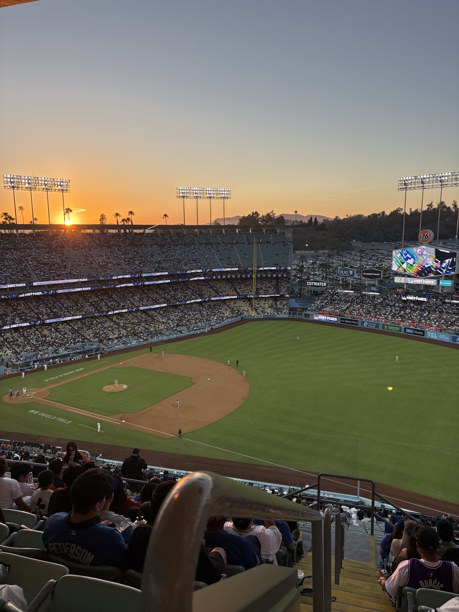 BoogeyyMonsterr's tweet photo. Got this view at the Dodgers game for only $68 through TickPick. https://t.co/d2lMxk8i0A