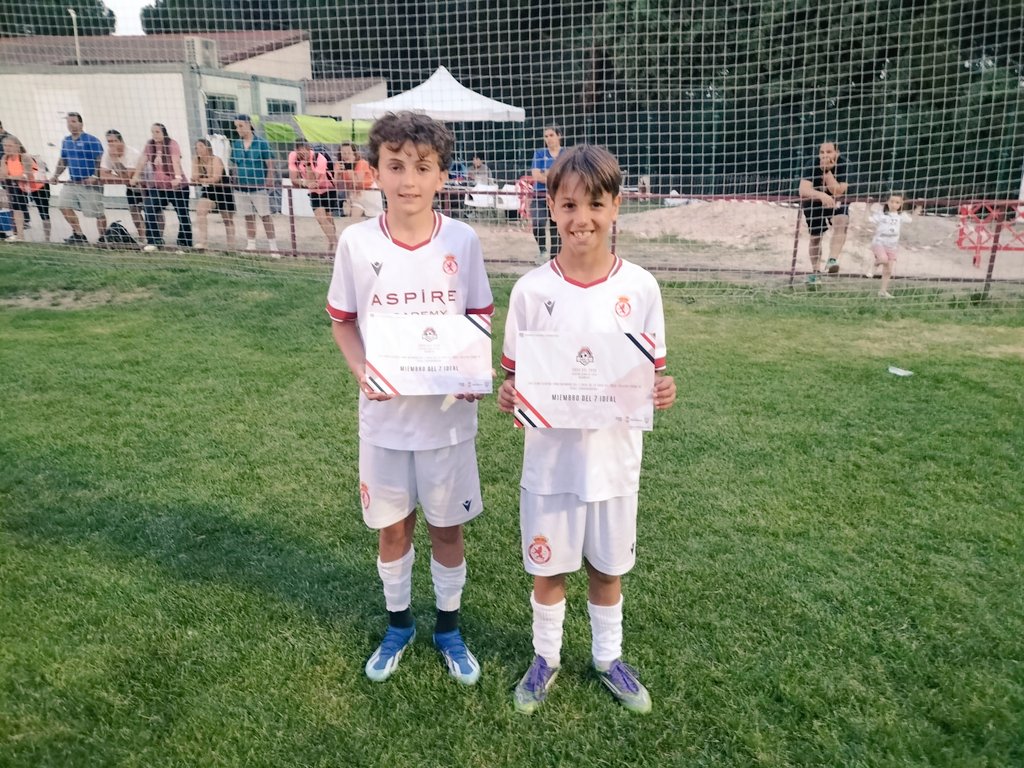 CultuAcademia's tweet photo. #CyDLAB
Nuestro Alevín B se proclama CAMPEÓN 🏆 en la categoría U-11 del Torneo #CopaCyL que se ha disputado a lo largo de este sábado en la localidad vallisoletana de Viana de Cega.
Enhorabuena!!!! ☺️ 💪 https://t.co/xIy5zmtZzI