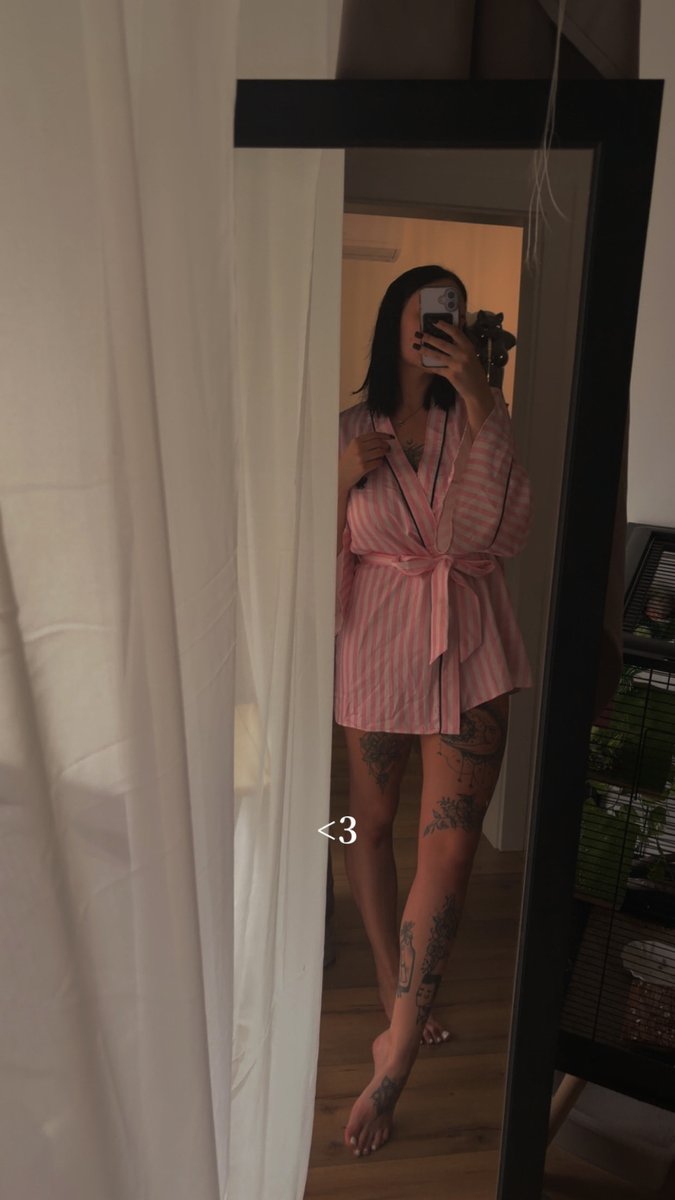 JUSTYNA_DOM's tweet photo. Dobrej nocy #findom https://t.co/zCRlMBs3u6