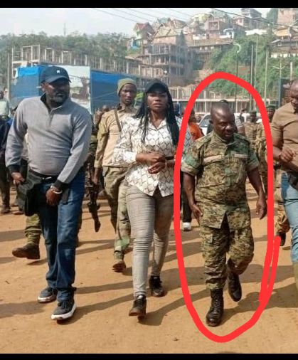 JosephMbom95001's tweet photo. Sa fait un long moment où j'ai demandé à ses acolytes clochard terroristes pourquoi il a disparue a se prendre des selfies à bord de chars au front ❓👇😂
Deux #terroriste_rwandais ont été #Neutraliser avec #succès. 🤪
#Salaire du #pecher .👌 https://t.co/Dz0jWs7hRF