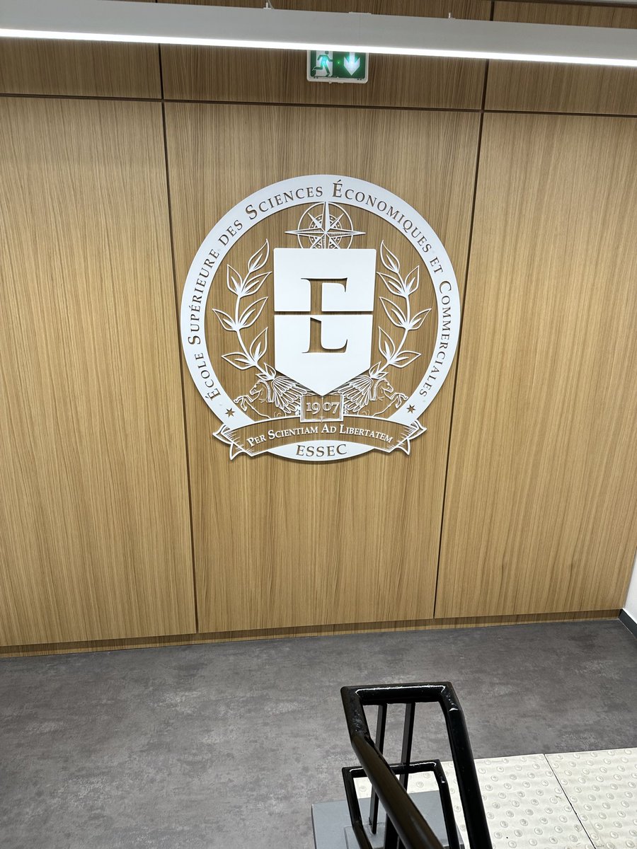 nustapeter's tweet photo. Earlier this week, I had the opportunity to attend a masterclass at the Paris campus of ESSEC Business School hosted by Prof. Oscar Sand on “The Art of Storytelling.”

I had a great time at the networking cocktail afterward and even got to do a little networking in French 😌 https://t.co/B4ZCeGmlHY