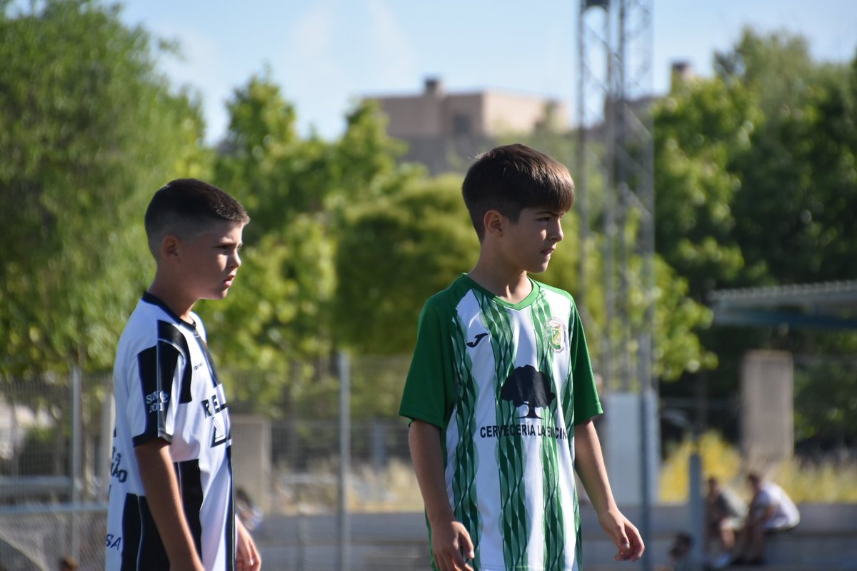 emfvillarejo's tweet photo. 💚 EMF. VILLAREJO 💚

🟢⚪️PARTIDO DE LIGA BENJAMIN

Galería 📷 . . . 

⭐️Temp. 2025/26⭐️ G.24 Jornada 26
⭐️EMF. Villarejo 7 - 3 AD. San Fernando De Henares "A"
⭐️Sabado 23 De Mayo. 10:00h
⭐️La dehesa
⭐️Pref. Benjamin 

Rubén ⚽️⚽️⚽️⚽️ , Miguel ⚽️⚽️ , Mateo ⚽️

#OrgulloVerdiBlanco https://t.co/upuURx3er9