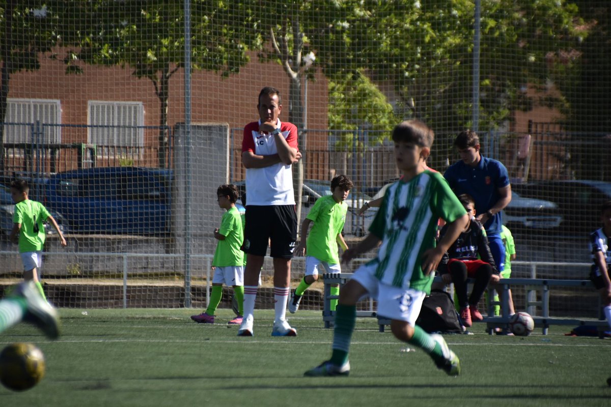 emfvillarejo's tweet photo. 💚 EMF. VILLAREJO 💚

🟢⚪️PARTIDO DE LIGA BENJAMIN

Galería 📷 . . . 

⭐️Temp. 2025/26⭐️ G.24 Jornada 26
⭐️EMF. Villarejo 7 - 3 AD. San Fernando De Henares "A"
⭐️Sabado 23 De Mayo. 10:00h
⭐️La dehesa
⭐️Pref. Benjamin 

Rubén ⚽️⚽️⚽️⚽️ , Miguel ⚽️⚽️ , Mateo ⚽️

#OrgulloVerdiBlanco https://t.co/upuURx3er9
