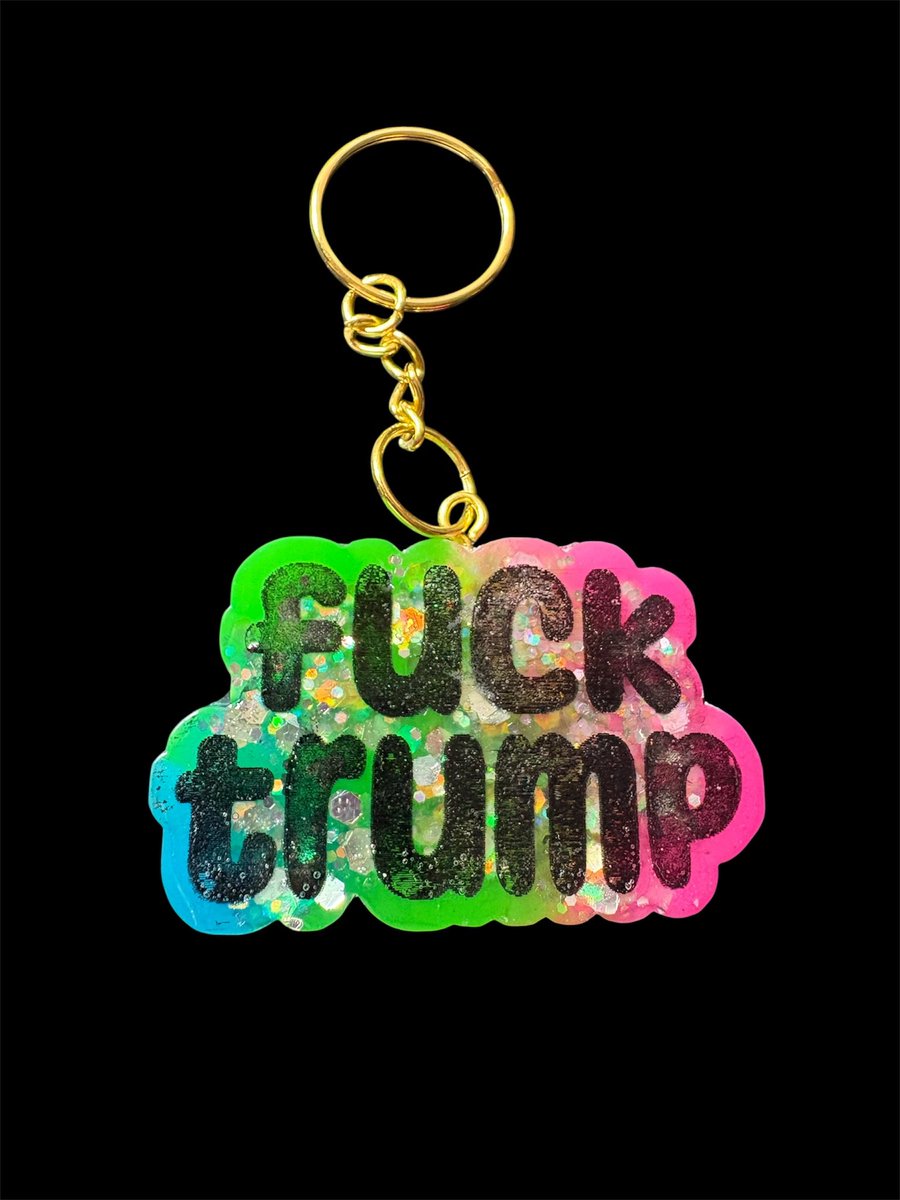 lillimunstarr's tweet photo. Just some keychains, some were share before but without a top coat. #fucktrump #aliens #iputaspellonyou #notyourbabe https://t.co/P0azNbFWH8
