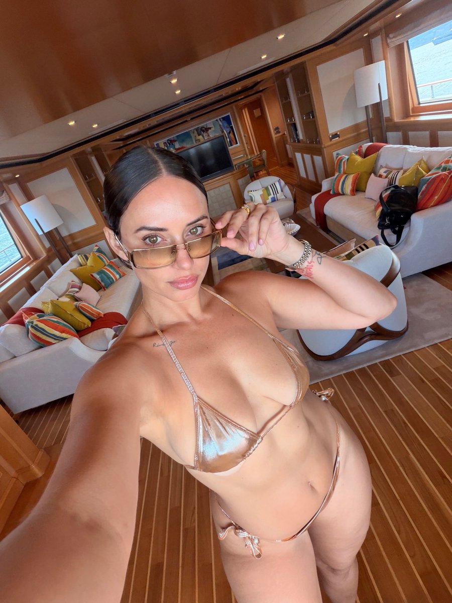 Yesjulz tweet media