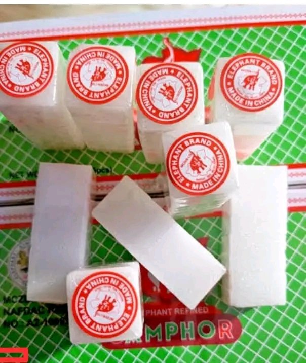 fidipote98RKT's tweet photo. Everybody must love me soap ( candle work). 
For collecting work or contract, favour and grace .
(Ose iferan gbogbo aye ).

1,    3 kafura pelebe  (eyo meta).
2,    1 white candle .
3,    fresh  Jastropher leaf  (Ewe lapalapa  funfun).
4,     white plastic with cover .
5,     Any soap of your choice.

How to do it - 
You pound the 3 kafura  and  Jastropher  leaf together very well , with any soap of your choice, you will put the soap inside the white plastic , then you will choke the white candle into  the middle of the soap , and leave for three days before using .

Uses - you will light the candle before taking the soap , then after bathing with new sponge very early in the morning, you will use your handle to hold the light to off it , new sponge per bath everyday .