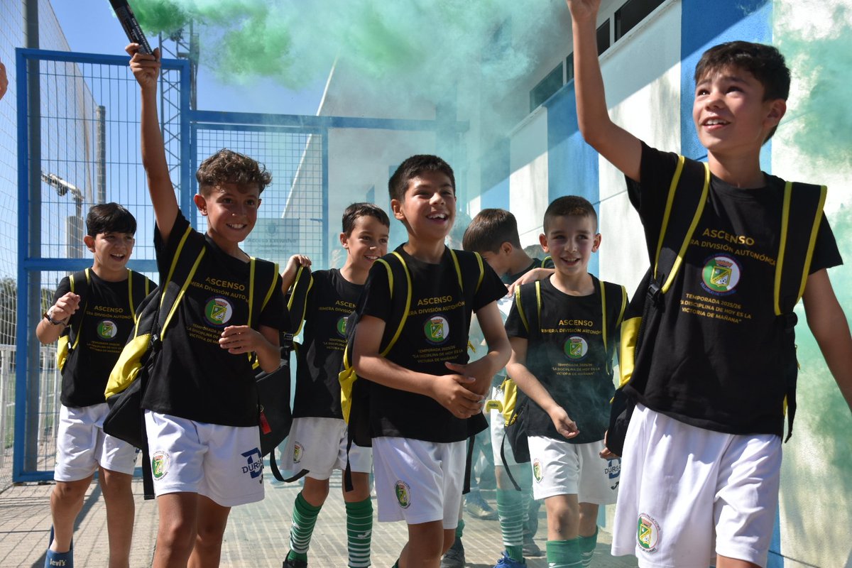 emfvillarejo's tweet photo. 💚 EMF. VILLAREJO 💚

🟢⚪️PARTIDO DE LIGA BENJAMIN

Galería 📷 . . . 

⭐️Temp. 2025/26⭐️ G.24 Jornada 26
⭐️EMF. Villarejo 7 - 3 AD. San Fernando De Henares "A"
⭐️Sabado 23 De Mayo. 10:00h
⭐️La dehesa
⭐️Pref. Benjamin 

Rubén ⚽️⚽️⚽️⚽️ , Miguel ⚽️⚽️ , Mateo ⚽️

#OrgulloVerdiBlanco https://t.co/C14iBo7sIt