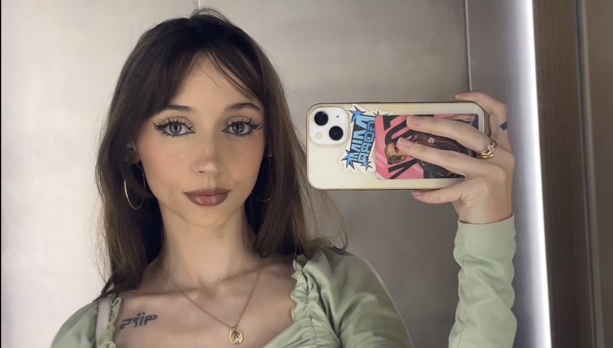 KChloé tweet media