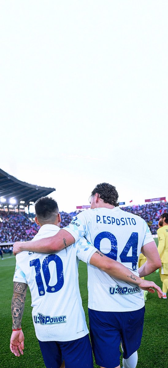 FCIMwallpapers's tweet photo. 🔚⚪️🔵

#ForzaInter #BolognaInter #Dimarco #PioEsposito #Diouf https://t.co/JBdYJKQfjm