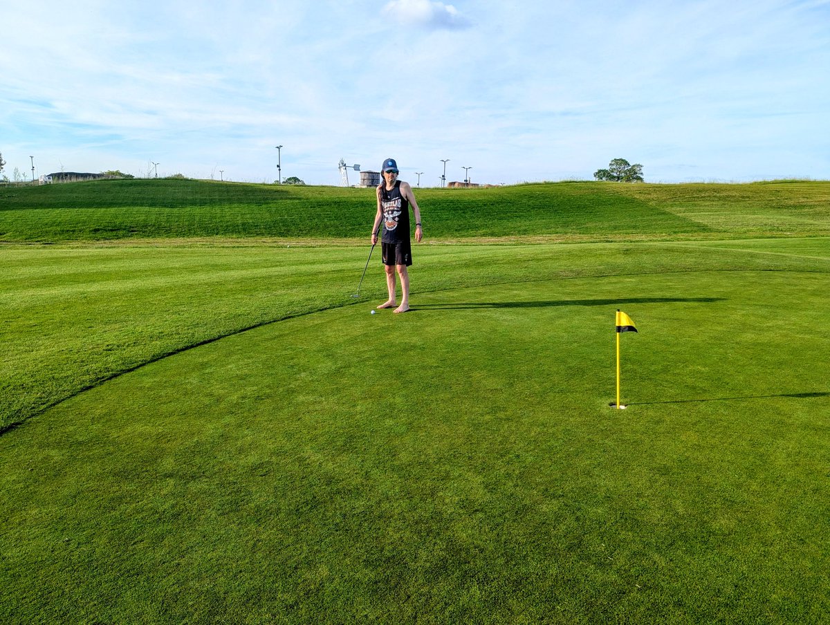 JimPetruzzi's tweet photo. Peaceful Saturday evening round of 9 holes ⛳
a quiet reset https://t.co/az6Qhn1Bc0