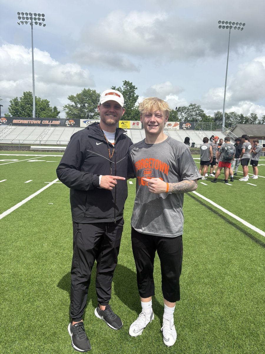 kashjordan7's tweet photo. had a great time competing at @Gtown_Football camp! thank you to @CoachKellerGC and @CoachDuncan39 for working with me to get better! can’t wait to get back down on campus in the future! @ButlerAviatorFB @JSutherland07 @zgueth @D1recruiting76 https://t.co/rbtoQUlujs