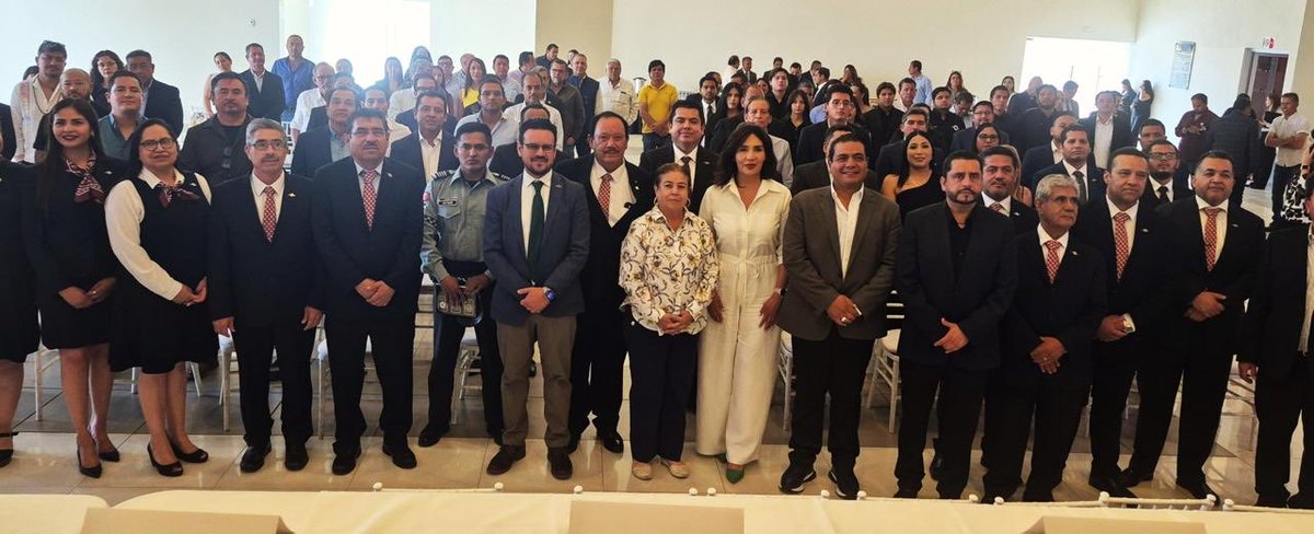 SICT_Durango's tweet photo. El Centro SICT Durango informa que el Ing. José Froylán García Higareda asumió la Mesa Directiva de la delegación Durango de la AMIVTAC 2026–2028.

Le deseamos éxito en esta encomienda en favor de la infraestructura de Durango https://t.co/cSX5fSZvxq