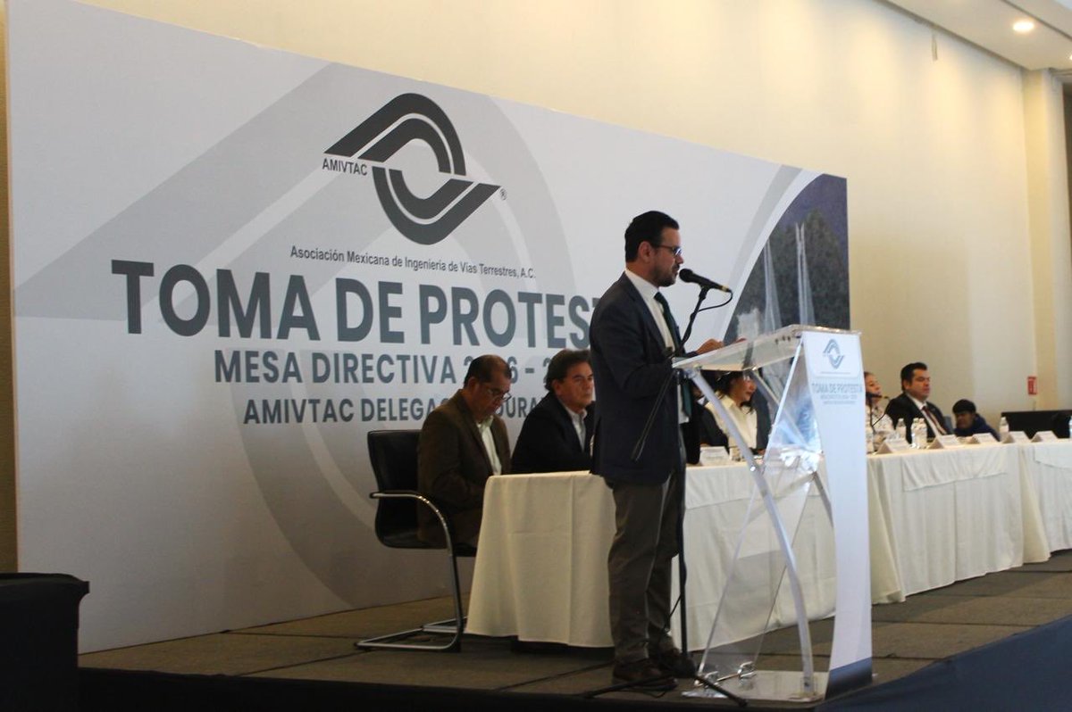 SICT_Durango's tweet photo. El Centro SICT Durango informa que el Ing. José Froylán García Higareda asumió la Mesa Directiva de la delegación Durango de la AMIVTAC 2026–2028.

Le deseamos éxito en esta encomienda en favor de la infraestructura de Durango https://t.co/cSX5fSZvxq
