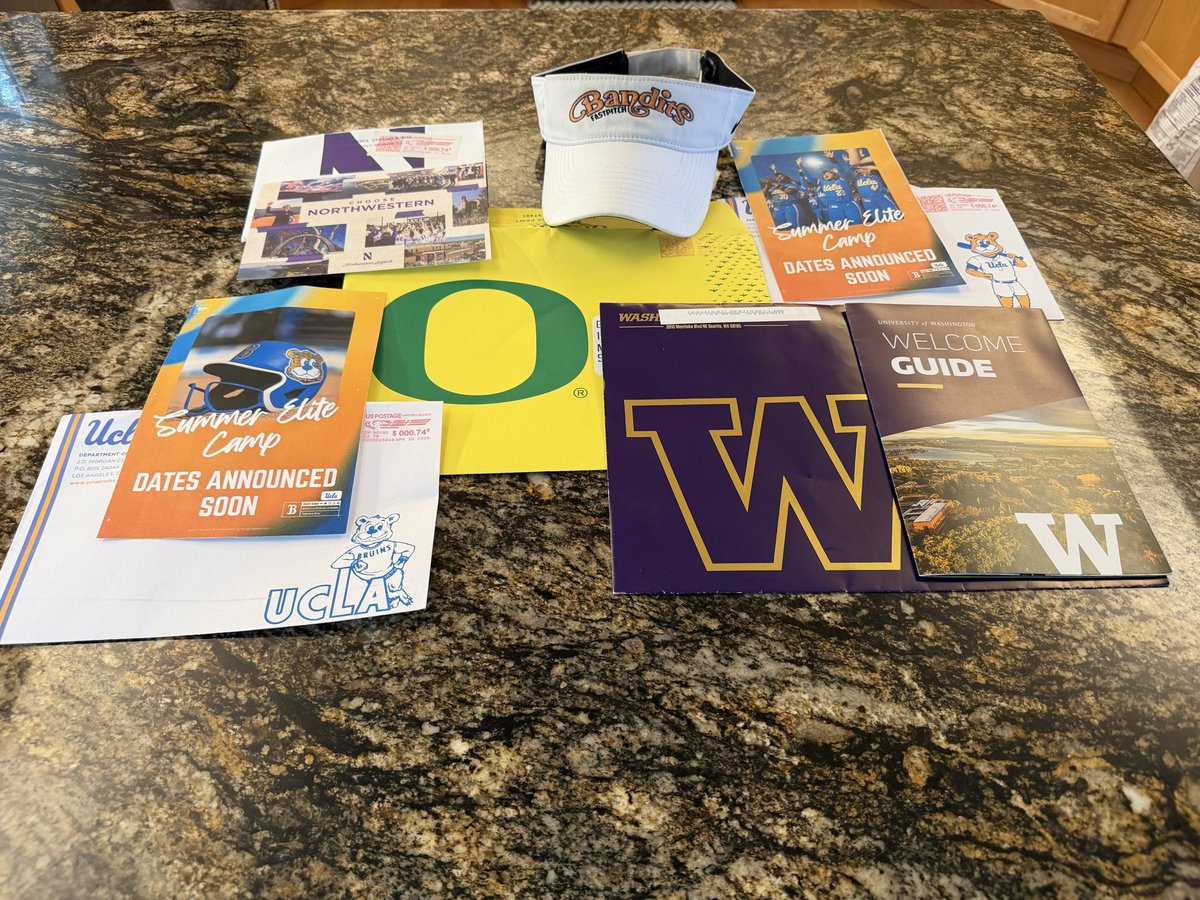 GracieBoek2029's tweet photo. Thank you for the mail, really excited to get out to your camps this summer! #justrake
@UCLASoftball @NUSBcats @UWSoftball @OregonSB
@CURTISclayTRN @aibanditsbreer https://t.co/uKgUVuj0Gf