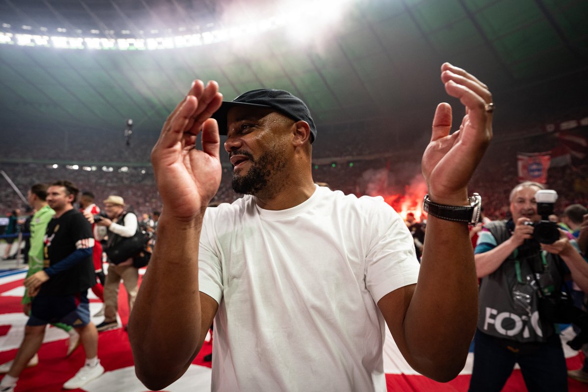 FCBayern's tweet photo. 🏆 Double-Trainer 🏆 https://t.co/iXWrgSv80A