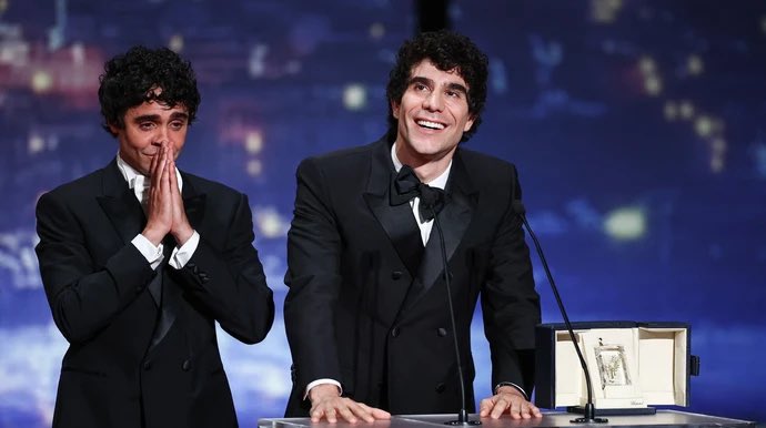 calvonbauer's tweet photo. Hay que ver estas caras de los Javis como mejores directores en Cannes
Ambrossi no se lo puede creer
Y mi sobrino Javi Calvo es felicidad pura 
Un momento inolvidable https://t.co/exIrVoVhKx