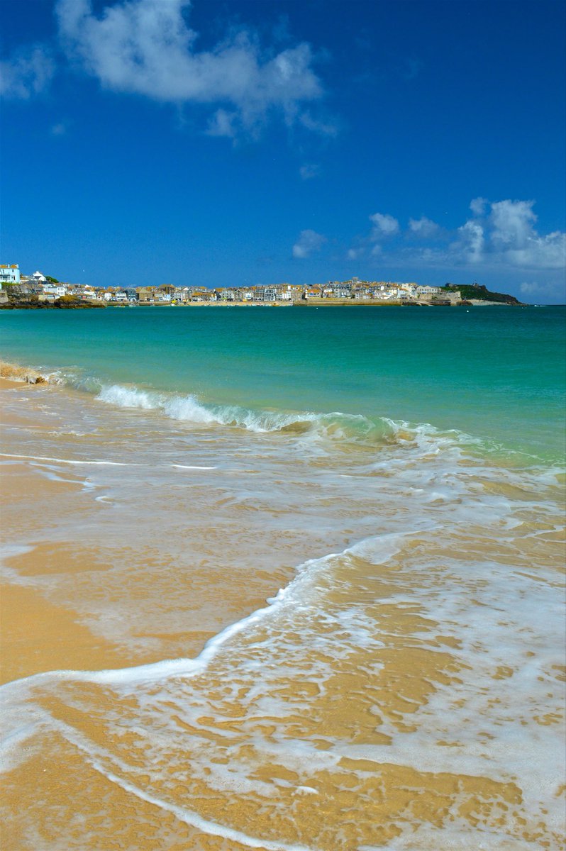 Cornwall_Coast's tweet photo. St Ives summer colours #Cornwall https://t.co/82Lzom9fAi
