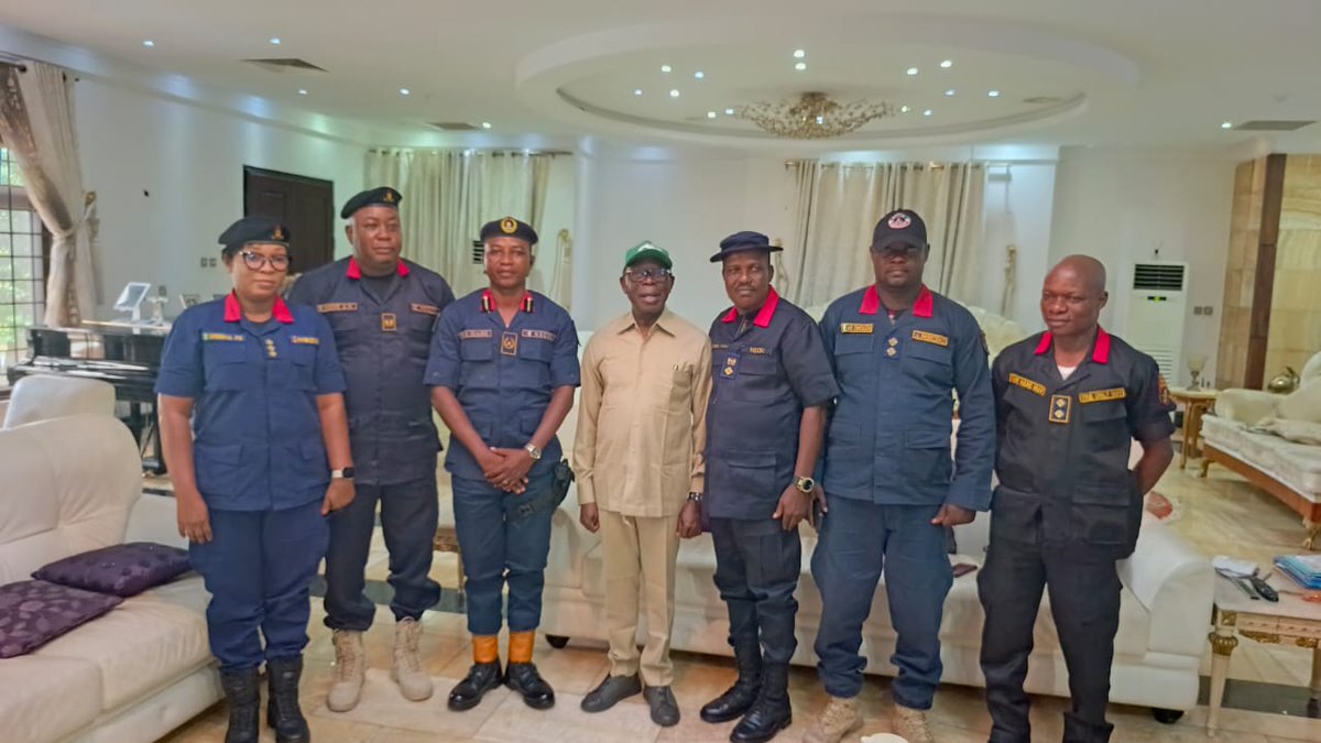 NSCDC_EdoState's tweet photo. COURTESY VISIT BY THE EDO NORTH AREA COMMANDER, ACC OLAJIDE FESTUS ADENIYI, AND HIS TEAM TO SENATOR ADAMS ALIYU OSHIOMOLE AT HIS RESIDENCE IN IYAMHO ON WEDNESDAY, MAY 20, 2026. https://t.co/Hc3OjzcDPI