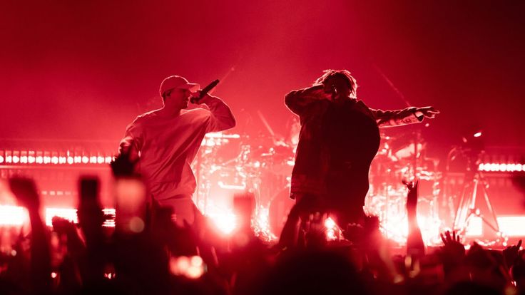 nfrealkey's tweet photo. Tb to when they performed Careful together 🔥🖤 https://t.co/QsAS2GLwwt