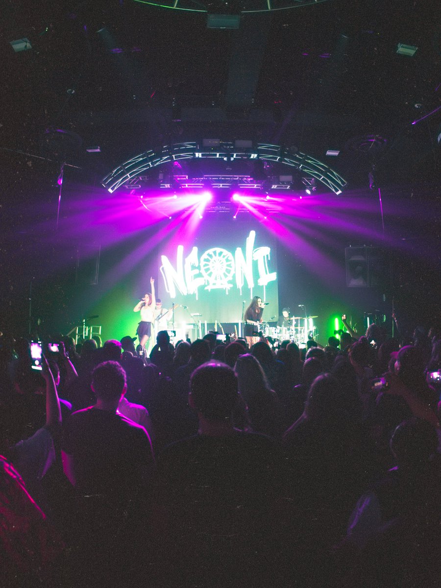 weareneoni tweet media