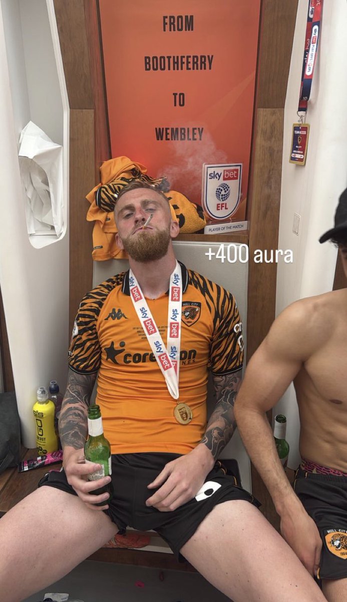 Hull_and_Back's tweet photo. I think I love him. #hcafc https://t.co/mS8pPFIqsA