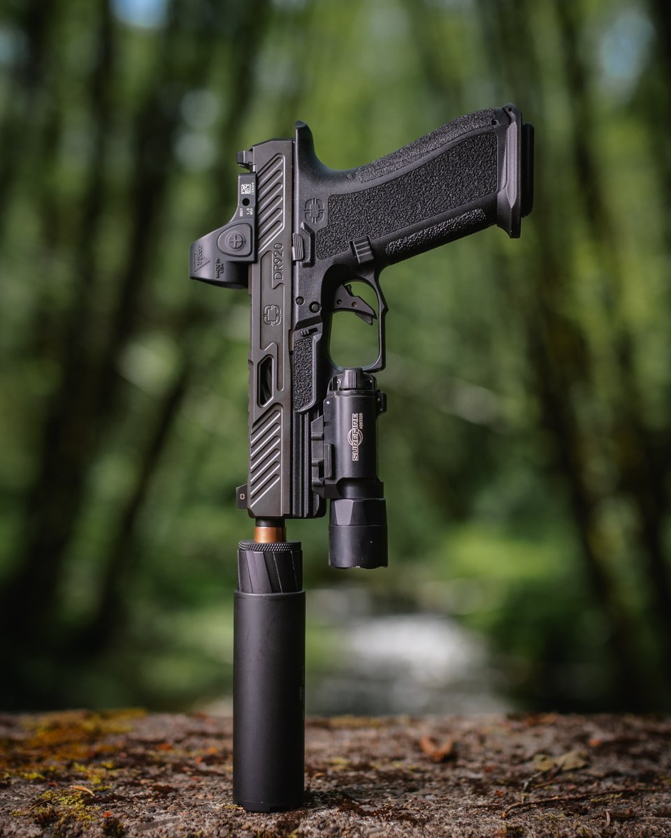 ShadowSysUSA's tweet photo. Shhh. Just a quiet walk in the woods. https://t.co/pX0sY8naN5