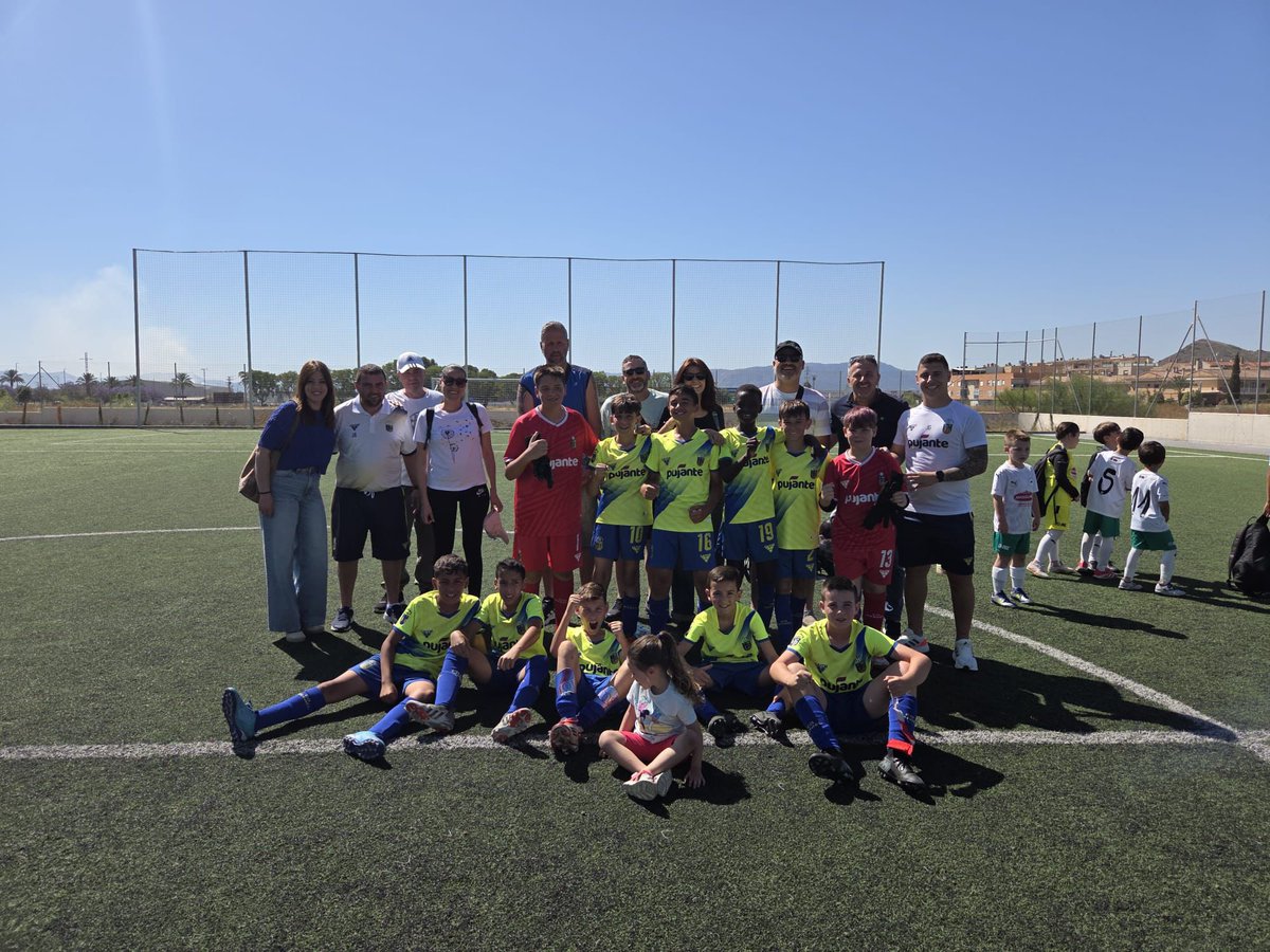 CDBeniel's tweet photo. 𝐒𝐄𝐆𝐔𝐍𝐃𝐀 𝐀𝐋𝐄𝐕𝐈́𝐍

✅ EF AFE 3-5 CD Beniel

#CanteraCDBeniel 💛💙 https://t.co/KmLaumdjWR