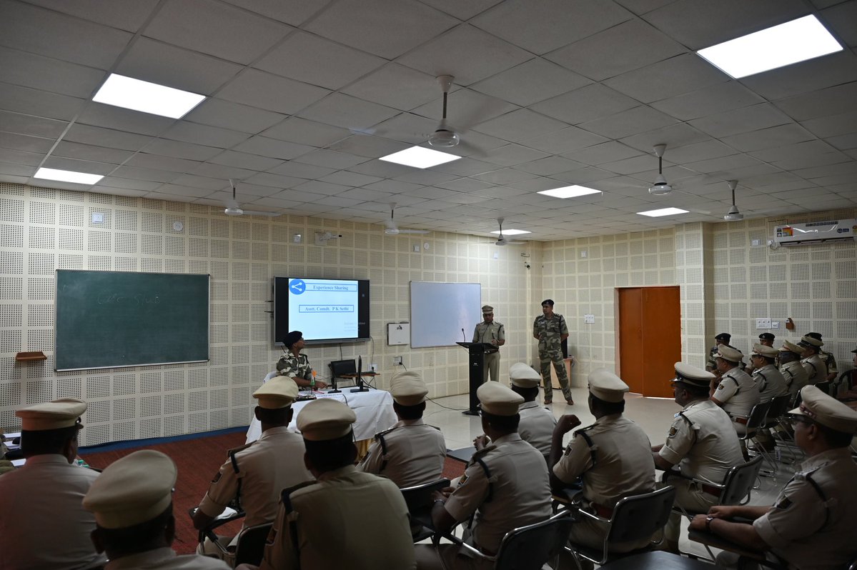 CISFTraining's tweet photo. Course Closing of 3rd Batch OISF Refresher Course at CISF KRTC Mundali!

The 3rd Batch OISF Refresher Course concluded successfully at CISF KRTC Mundali with a closing ceremony marking the completion of the training programme.

#CISF #KRTCMundali #OISF #cisftraining @CISFHQrs https://t.co/h2XV9MqnNg