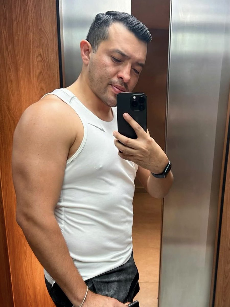 CarrionDaniel1's tweet photo. Sabadito, que rico entrenamiento de brazo me aventé.  Good Morning por la mañana. https://t.co/HbvArWZ0rG