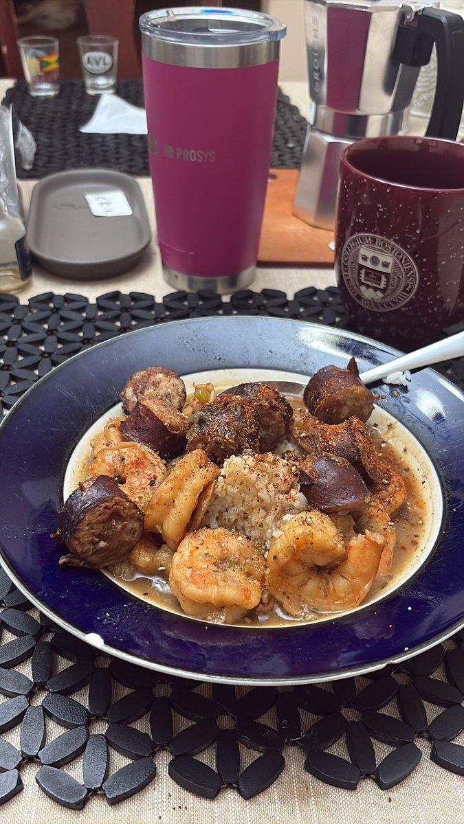 LiveAndOfColour's tweet photo. Breakfast #louisianaboy https://t.co/iaKmjGjMQT