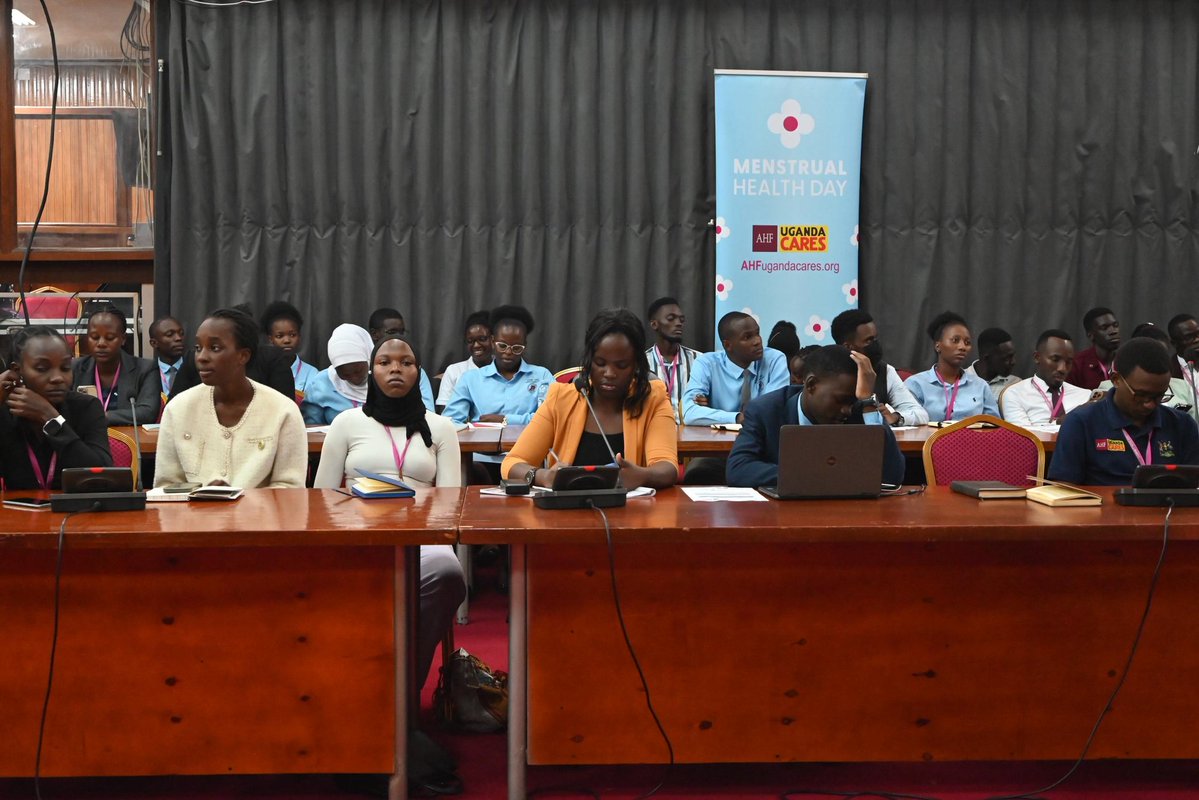 bakerjumba1's tweet photo. Why is Menstrual Health important to men ? 😕 

This increases women's respect and dignity.
Community leaders need to extend accessibility of menstrual products to adolescent girls as a way of reducing teenage pregnancies in the country.
#YouthMockParliament
#EnsPeriodPovrrty https://t.co/EOQg35jPpM
