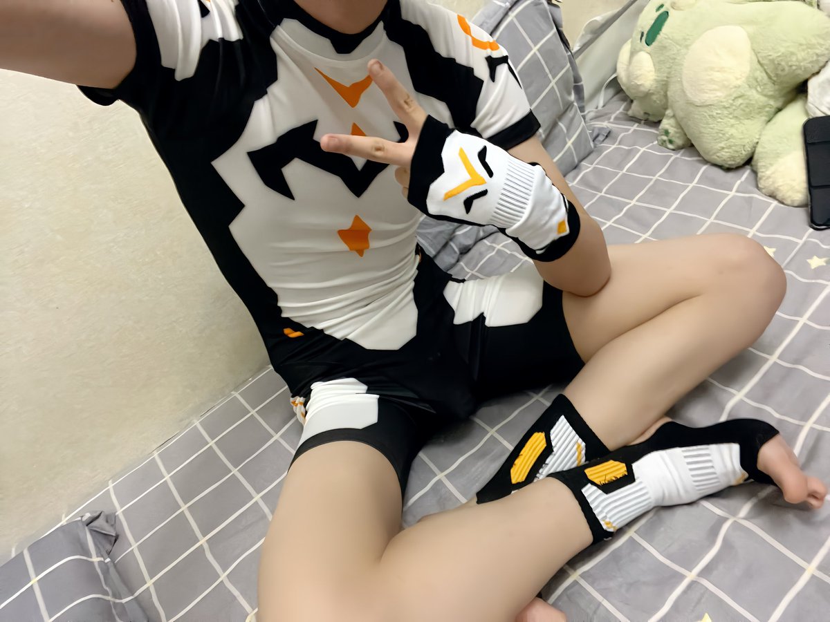 柑狞 tweet media