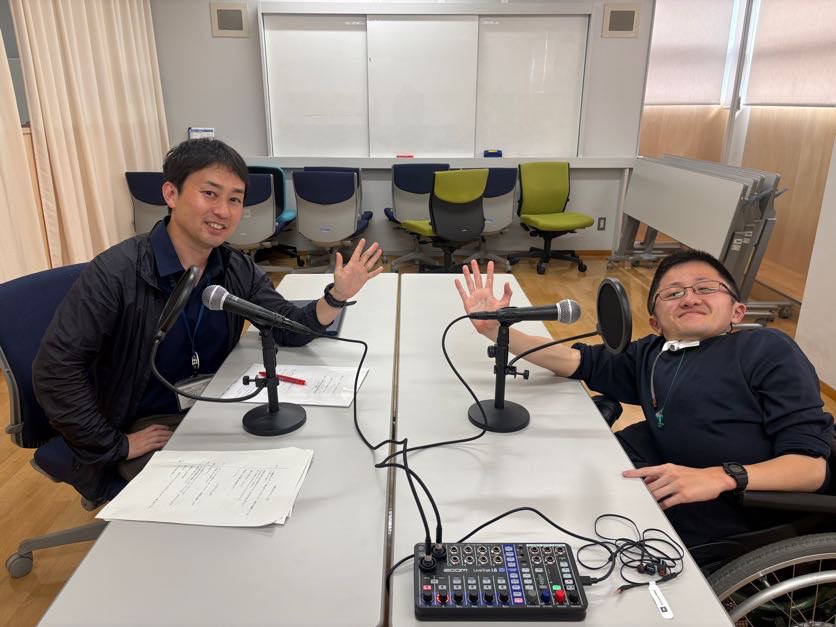 Neighboursgood_'s tweet photo. Webラジオ「こんな“いき方"あったんだ！」配信準備中！
現在、杉並区障害者施設支援課さんとWebラジオを制作中！先日、収録を行なってきました。今後、毎月一回、全12回の配信を予定しています。配信日が決まり次第、またお知らせいたします。ぜひお楽しみに！

https://t.co/NgyjJD1iQh https://t.co/SylAgoq4df