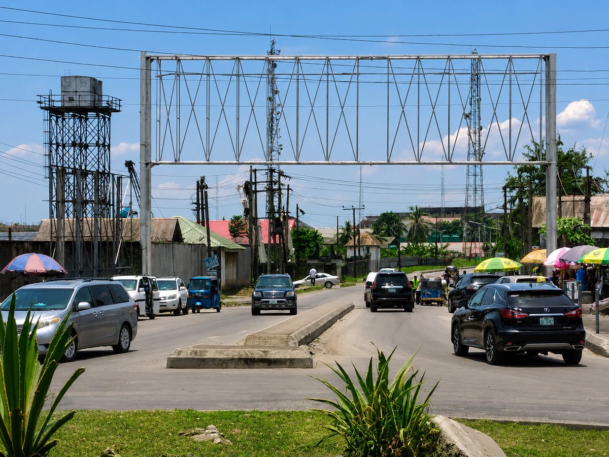 Datoofthecreeks's tweet photo. 🚨 18ft × 70ft Gantry Billboard Available for Rent. Ordinance Roundabout, Trans-Amadi, Port Harcourt

High daily traffic from industrial, corporate &amp; commercial movement across Trans-Amadi axis.

Massive brand visibility. Strong audience recall
#PortHarcourtAdvertLady
08175085159 https://t.co/MIQK1luuwr