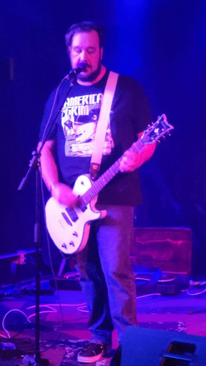 theJasonWatts's tweet photo. Killer night in Windsor Ontario. https://t.co/ppnmL7NEi1