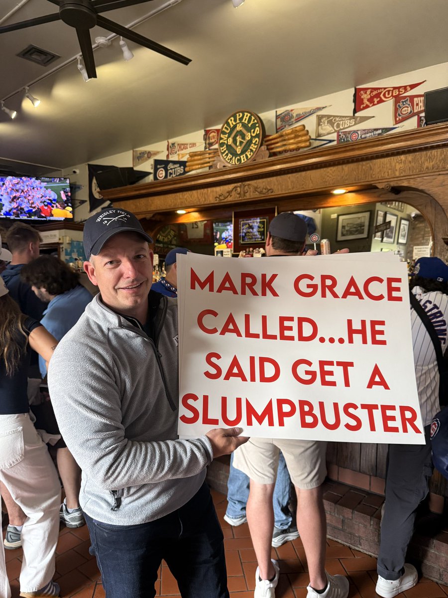 Kapanda's tweet photo. Cubs need a W!! Spotted @murphysbleacher
#slump #mlb #cubs #markgrace #wrigleyfield https://t.co/mxfv5NrGfn