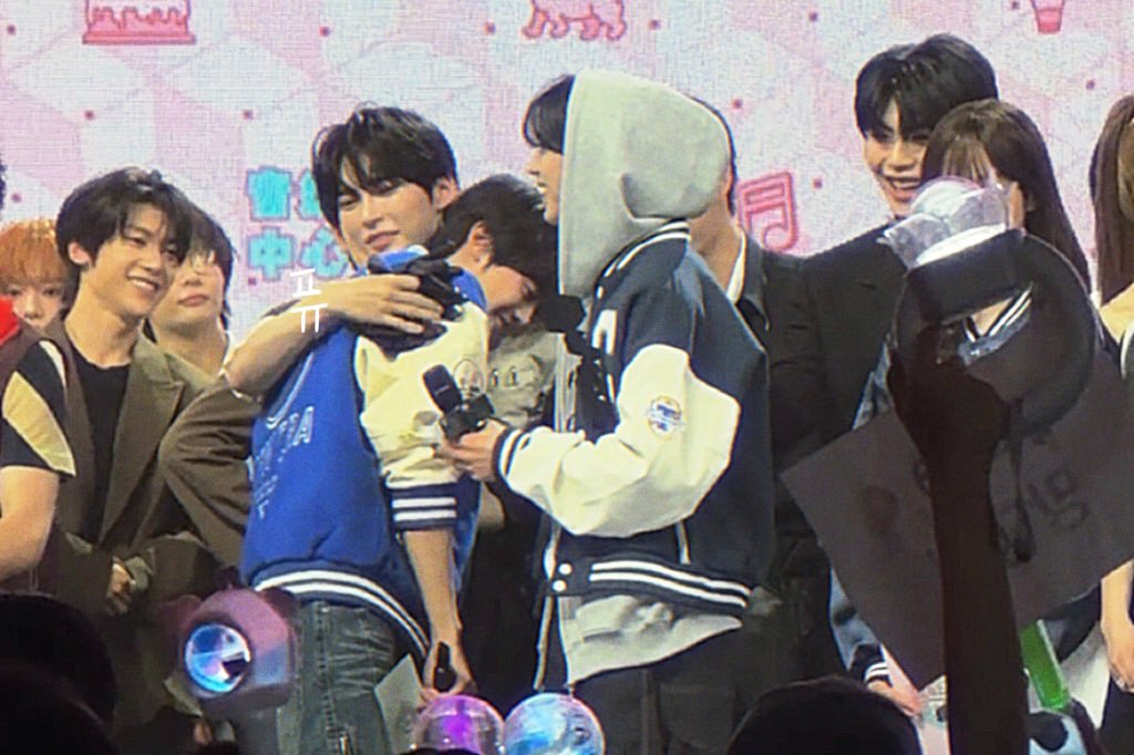 퓨⋆˚꩜。 tweet media