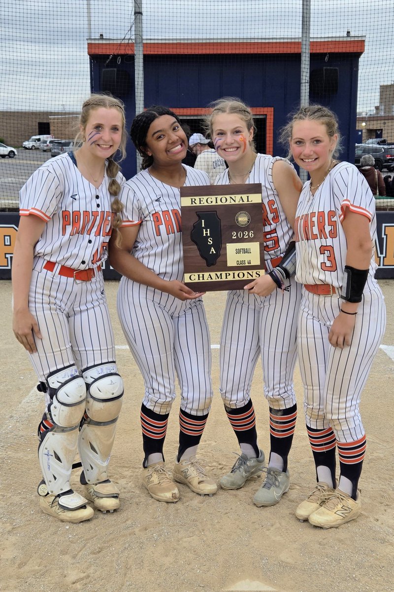 AdalynnFugitt28's tweet photo. REGIONAL CHAMPS!π I was on base 4/4 times with 2 RBIs and some good defensive stops at 2B! Shout outs to @JaelynnAnthony1 throwing gas and @PaytonHatzinger being a wall behind the plate π₯ Let's go @OHSPantherSB!!! πͺ #samemission #defendingstatechamps #poweroffriendship
@ScaramuzziAnnie @coach_haileym @megan_maruna7