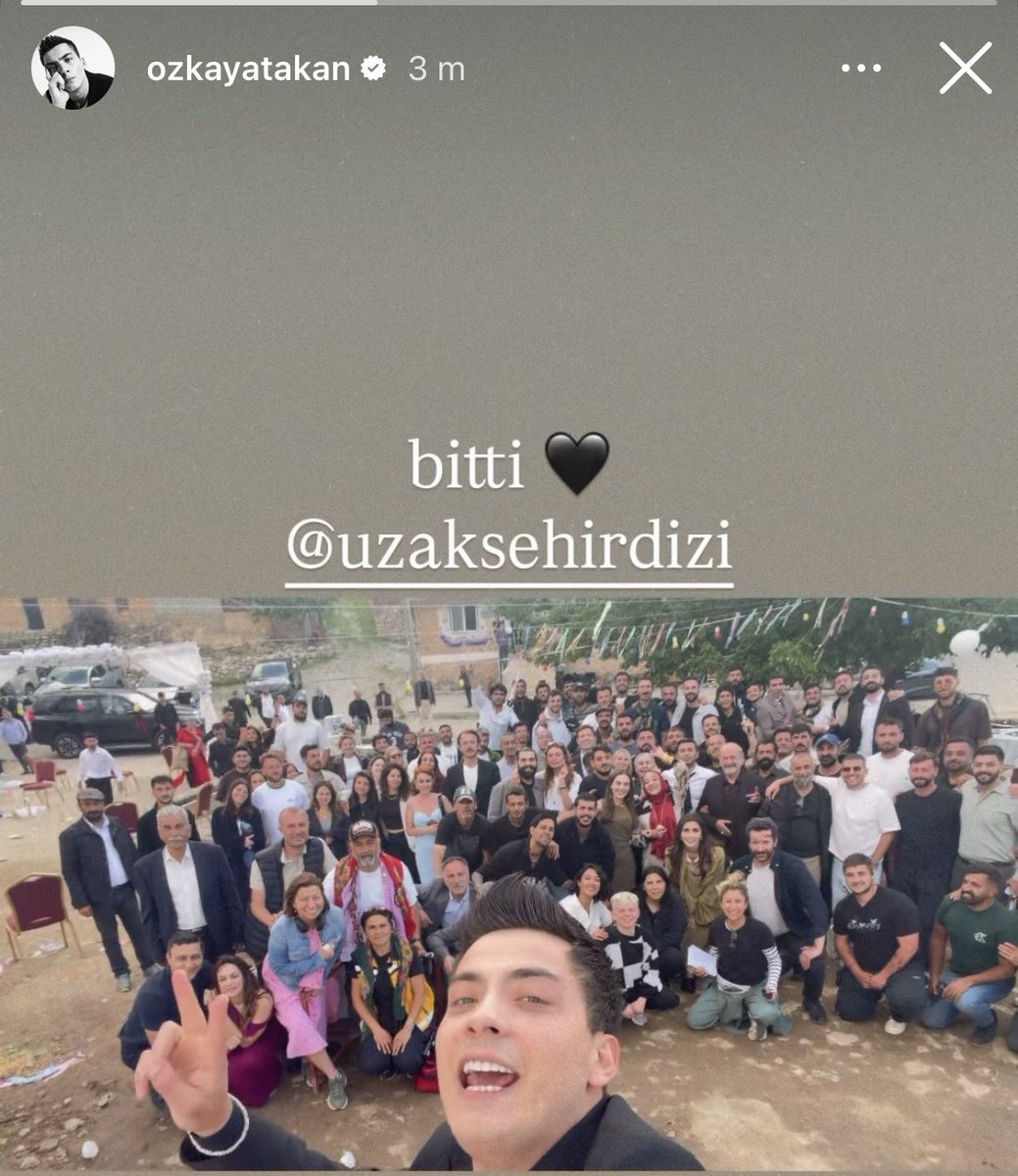 crymyheartcry's tweet photo. @askmiiiiiiii bu fotoğrafta sinem yok o zaman alya gerçekten gidiyor mu Ünal abi de orda acaba gizem mi yaratmaya çalışıyorlar kafam çok karıştı https://t.co/sNrs1luQuE