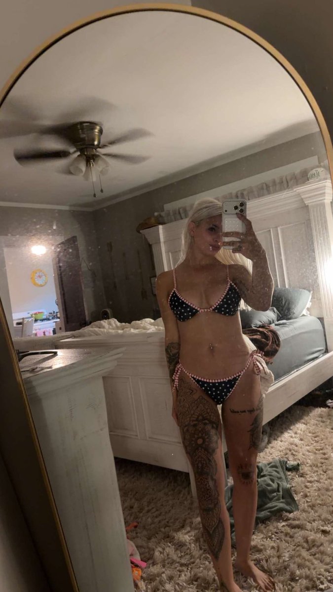 JordanTaylorT's tweet photo. Me &amp; a dirty mirror 🫶🏼 https://t.co/wNmNKdafM3