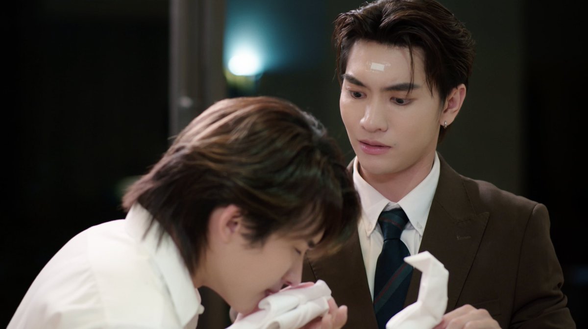 CLOUDY_KML's tweet photo. ใครทำเฮีย555555
มู่แกล้งเฮียทำไม 🌝🌚👀
@Bossckm_ @Noeul_lee6 

Crazy LoveMooMoo EP3
#พี่ฟากชอบเธอมู่EP3 https://t.co/LXRMWDYoUd
