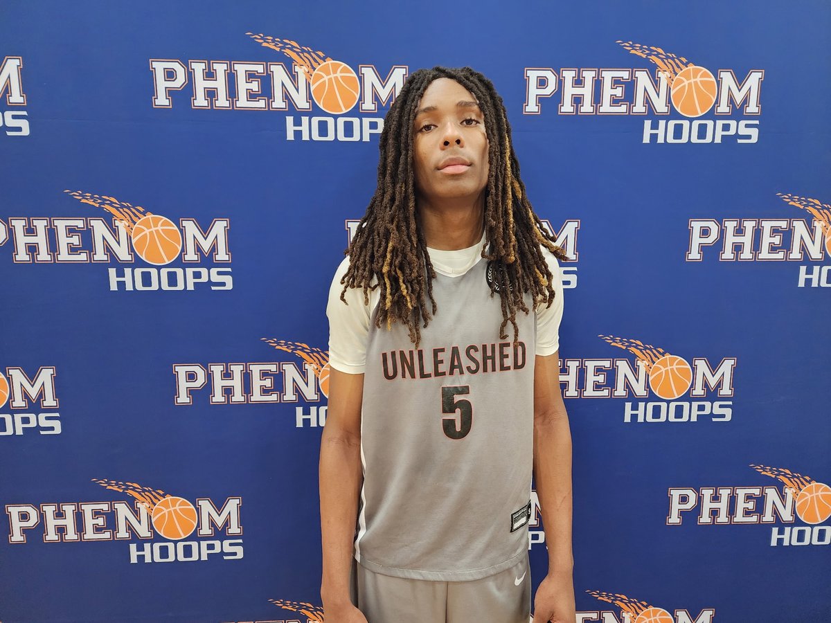 POBScout's tweet photo. 2028 Reese Jackson (Team Unleashed)

Jackson flourished as a creator on the court. Shifty handles, strong change of direction, and was able to get defenders on his hip to attack. Overall crafty ballhandler that was strong in making plays for himself. #PhenomMDC https://t.co/2yRZhtCZOL