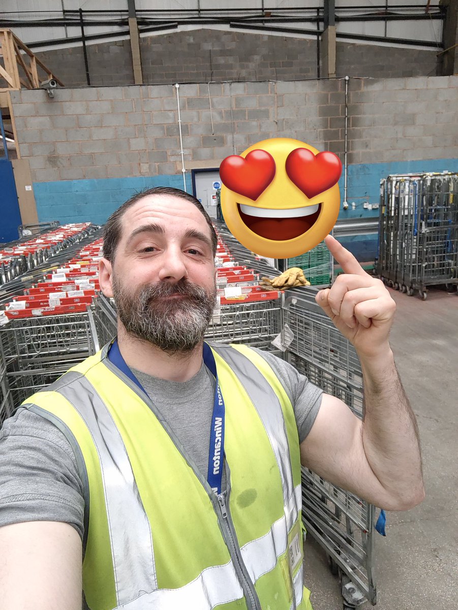 GEZ THE STALLION 🇮🇹 tweet media