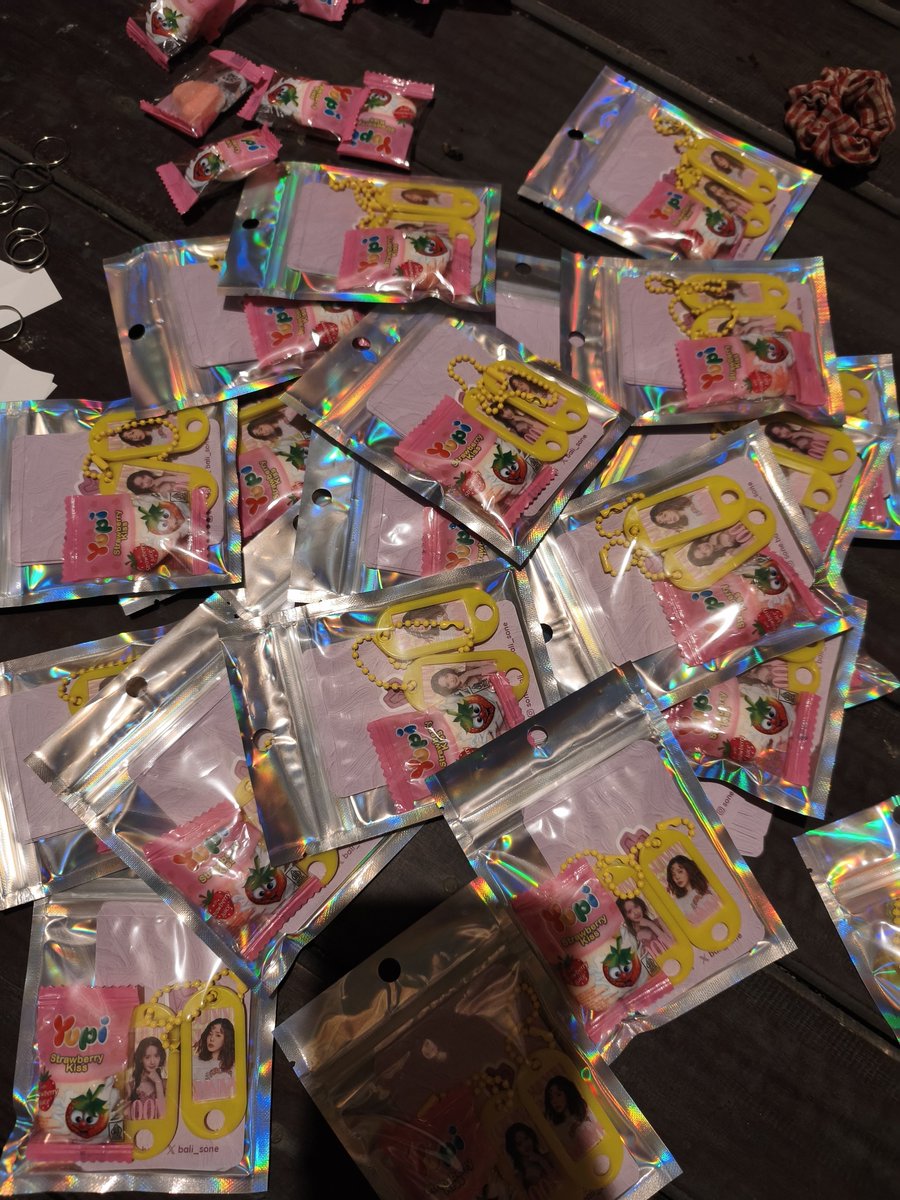 sonebali_'s tweet photo. Freebies kyutt sone bali buat event hari ini😍🥹💖

#SugarSisterDay #Sunny #Yoona #GirlsGeneration #SONEBali #KpopBirthday https://t.co/9mrNSXSVFV