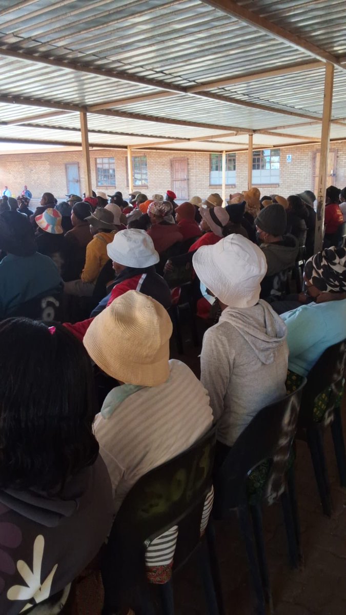 MathibeRebecca's tweet photo. Ward 13 Makhudutamaga BGA in progress, indeed the EFF lives. https://t.co/PpFz114lOI