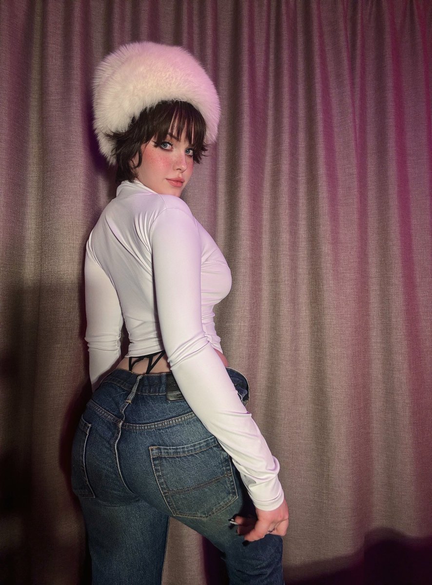 alexameeeh's tweet photo. don't ch3ck comments if you dont want to have it!!! https://t.co/KkHq2VIuWF