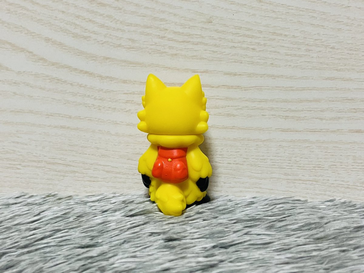 あらいきりこさんより「黄おおかみくん」です。 ソフビ界の正義と平和