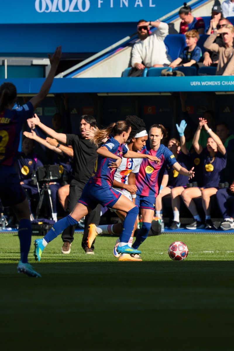 qtagency's tweet photo. In the zone

#FCBOL #UWCL #UWCLfinal https://t.co/nreQI9xEon