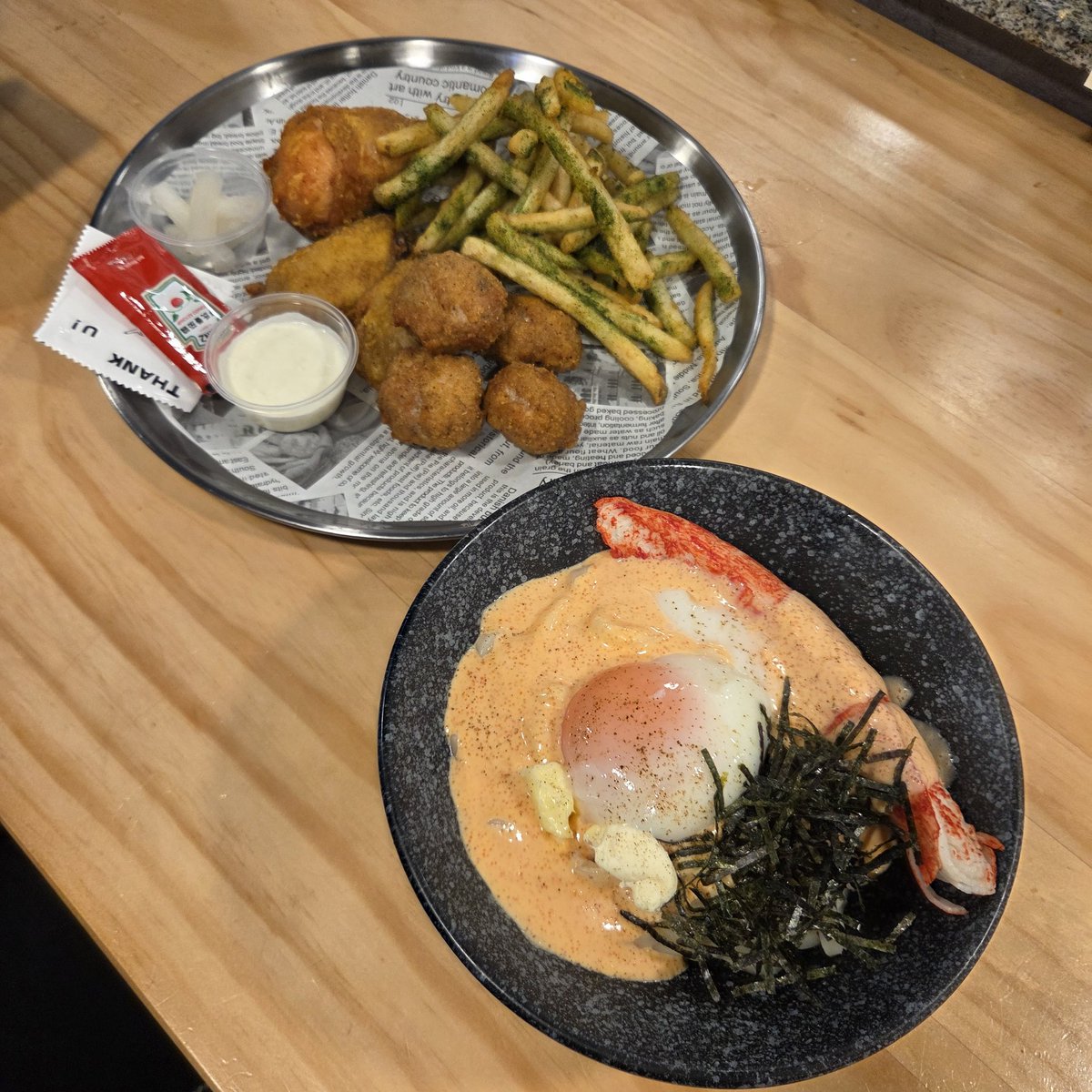 slotbeepbeep's tweet photo. 今日係同“女友”頻撲拍拖日
首先去西九龍中心食晏
食圖中個明太子烏冬同炸雞
之後返屋企處理急事
然後再去旺角開房
點知搵左個場原來執左
老地方又裝修中
結果就去返百佳
今日表現幾好
雖然無換體位
但耐久度ok
set個陣又ok
完左一齊痴到夠鐘
夜晚又去西九龍中心晚飯
食飽就送佢坐車
開心仔既一日 https://t.co/aetpZkTWzA